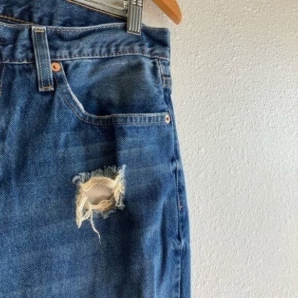 Levi’s 541 Distressed Athletic Fit Everyday Straight Leg Jeans J132 - Picture 2 of 16